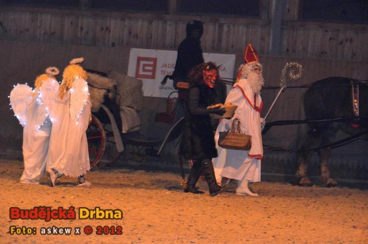 Mikulášská nadílka ve dvoře Vondrov