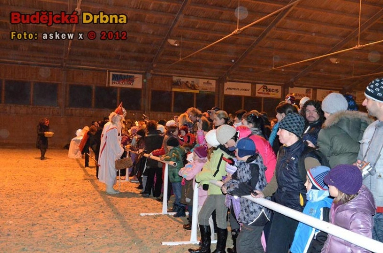 Mikulášská nadílka ve dvoře Vondrov