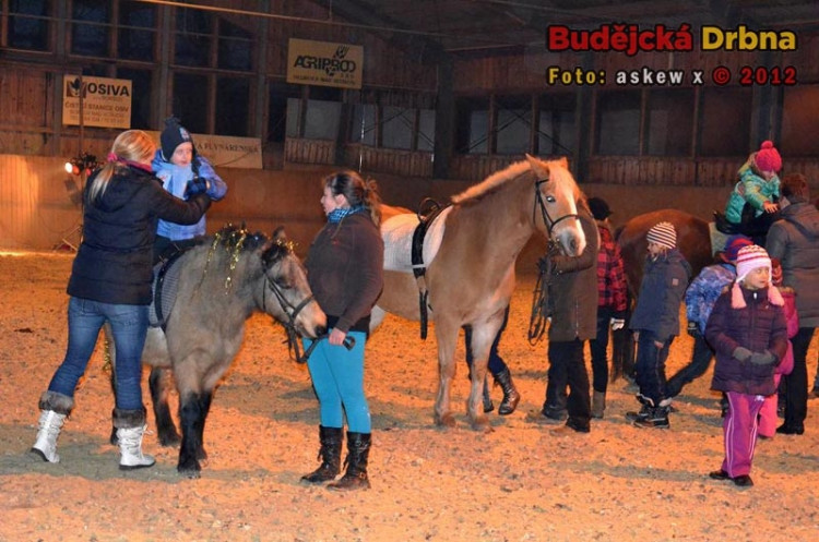 Mikulášská nadílka ve dvoře Vondrov