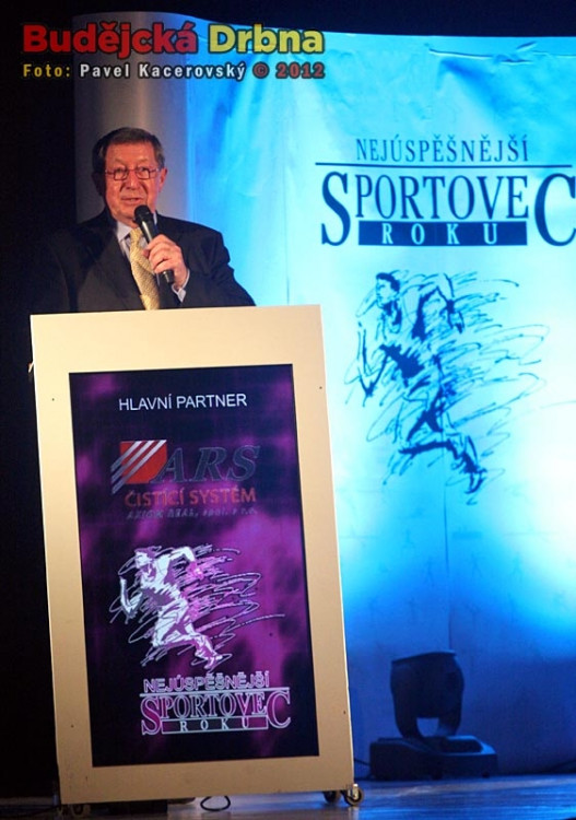 Moderátor večera Štěpán Škorpil