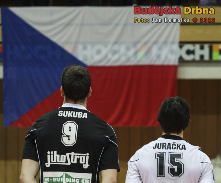 Kapitán Jihostroje Michal Sukuba a libero David Juračka