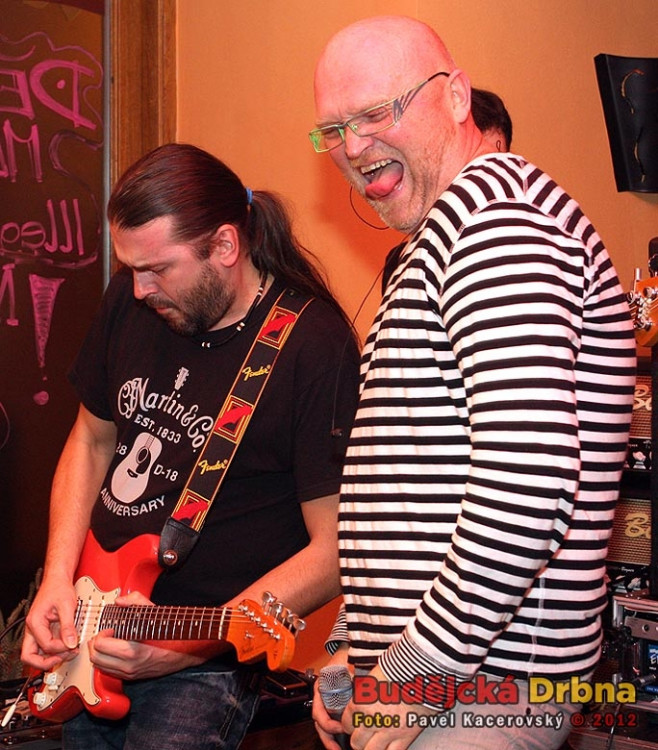 Koncert kapely HE band v Modrých dveřích