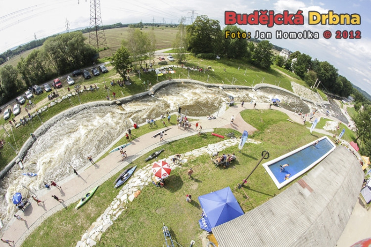 Pohled na zrenovovaný kanál v Českém Vrbném