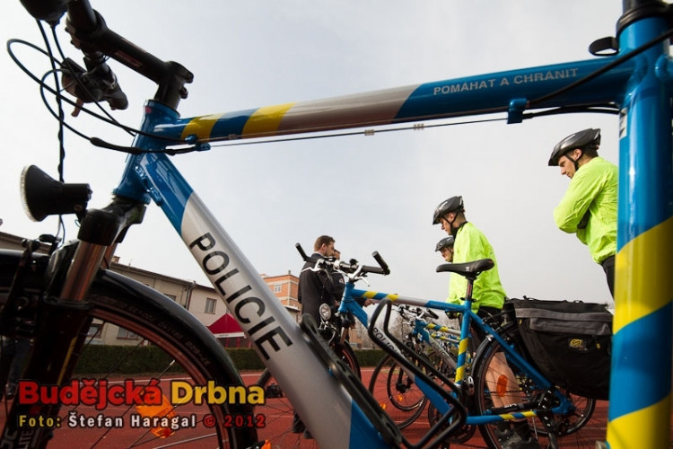 Policisté dostali nová jízdná kola