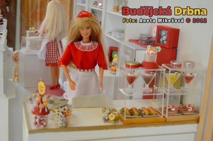 Výstava panenek v DK Metropol