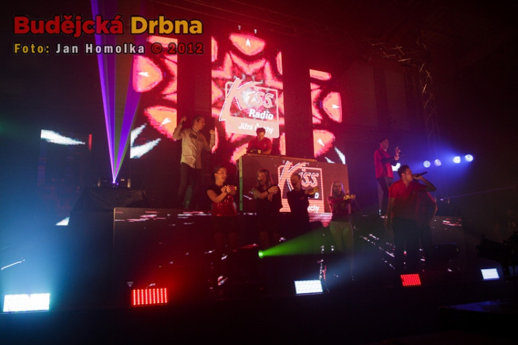 Vánoční Kiss párty live v Budějcích