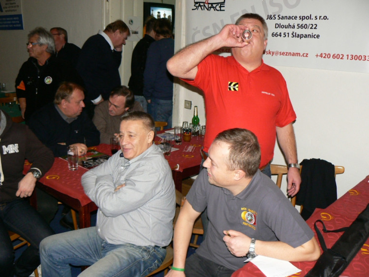 Tradiční turnaj osobností, novinářů a sponzorů v kulečníku