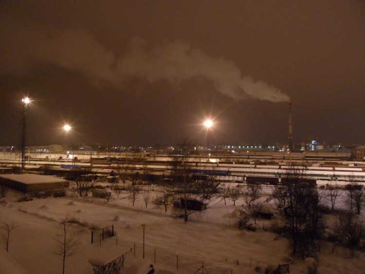 Nádraží od Suchého Vrbného (18.1.2013). Foto Martina Mandelíčková