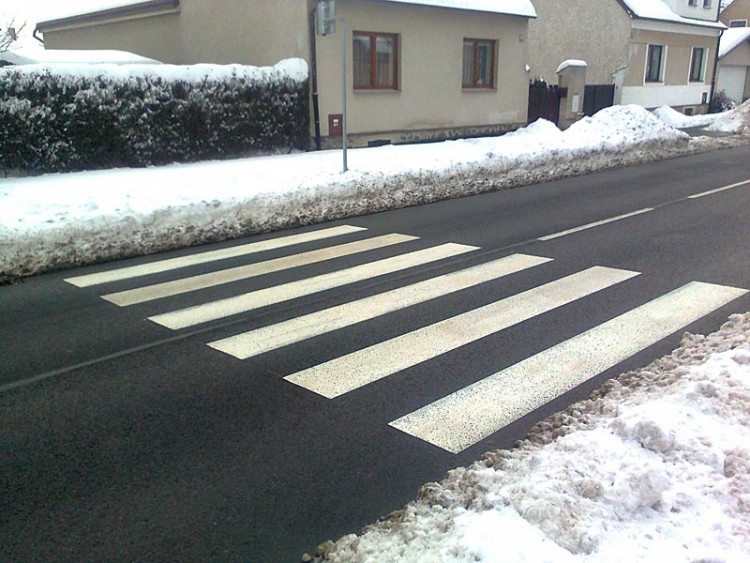 Zastávka MHD na Zavadilce (25.1.2013). Foto Vladimír Zdvihal
