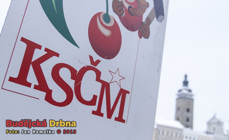 Poprvé od 17. listopadu loňského roku se odpůrci krajské koalice vrátili na náměstí Přemysla Otakara II.