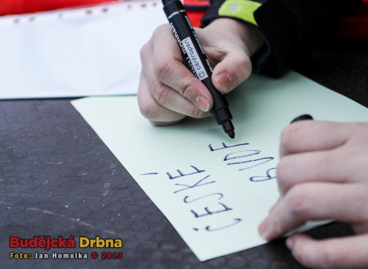 Poprvé od 17. listopadu loňského roku se odpůrci krajské koalice vrátili na náměstí Přemysla Otakara II.