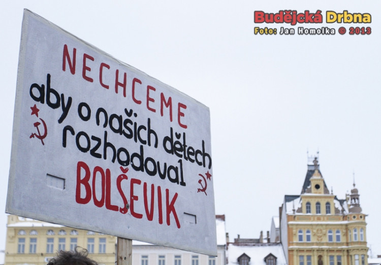 Poprvé od 17. listopadu loňského roku se odpůrci krajské koalice vrátili na náměstí Přemysla Otakara II.