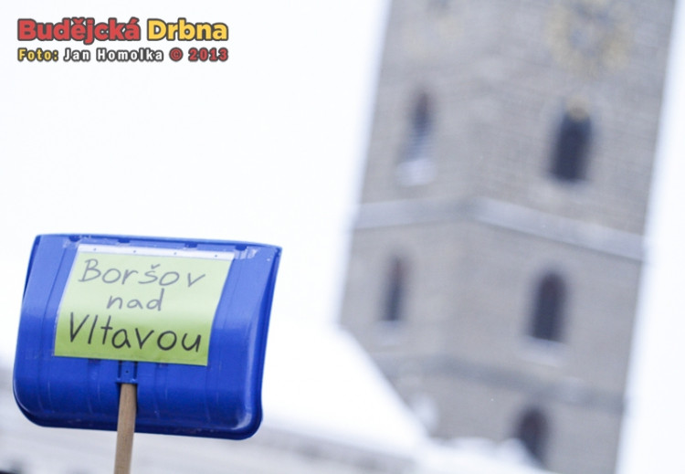 Poprvé od 17. listopadu loňského roku se odpůrci krajské koalice vrátili na náměstí Přemysla Otakara II.