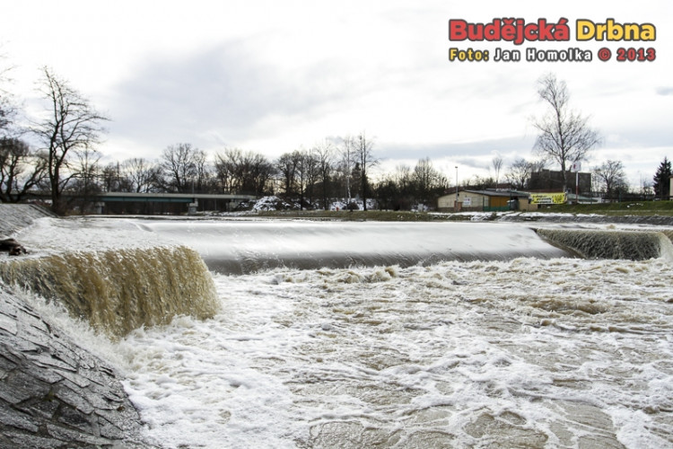 Pod Malým jezem se opět vytvořil nebezpečný válec