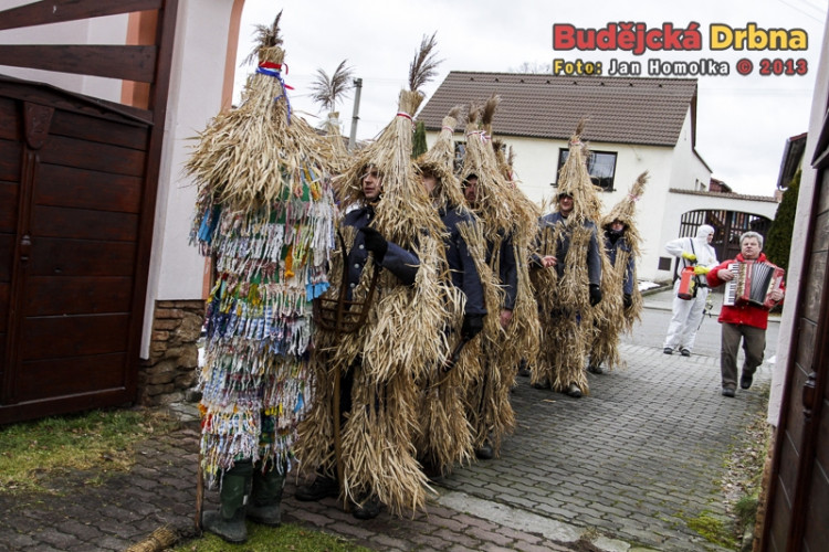 Vstup do dvora jednoho z domů