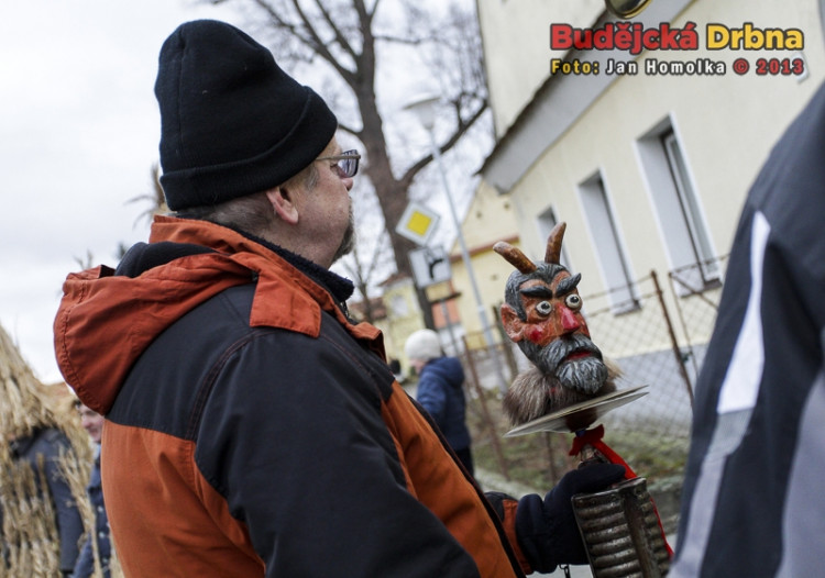 Koledníky doprovázela i kapela