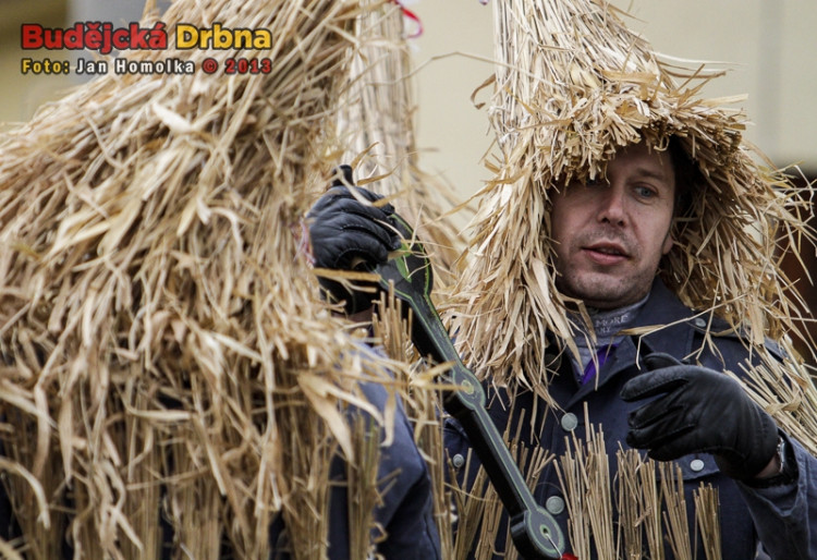 Průvod tvoří celkem dvanáct koledníků