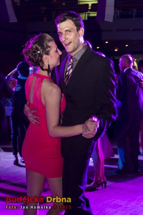 Volejbalový ples Jihostroje v ArtIGY