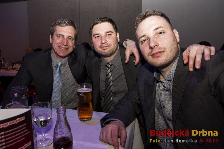 Volejbalový ples Jihostroje v ArtIGY