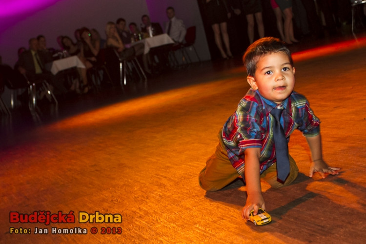 Volejbalový ples Jihostroje v ArtIGY