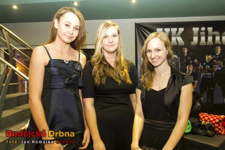 Volejbalový ples Jihostroje v ArtIGY