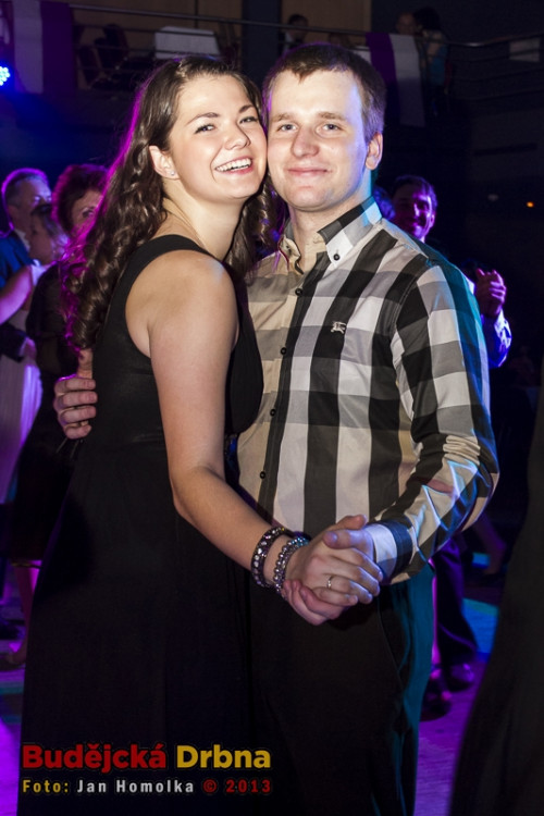 Volejbalový ples Jihostroje v ArtIGY