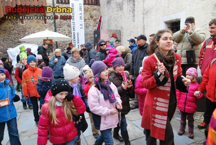 Ledový vítr stále ještě připomínal vládu zimy
