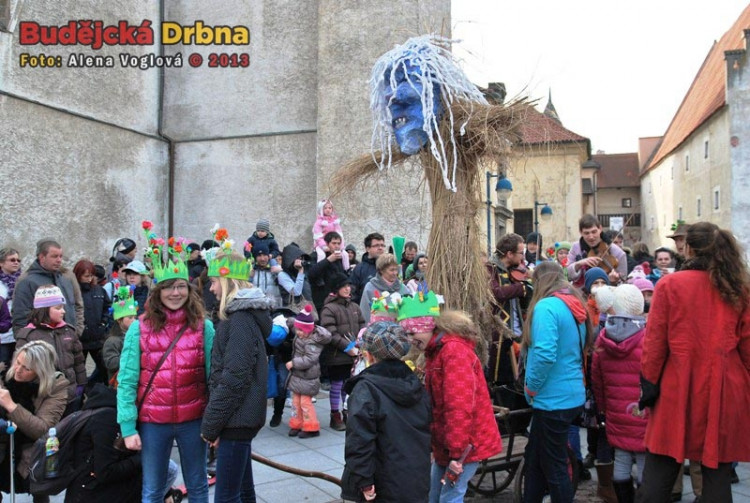 Pěvecký sbor doprovázeli i hudebníci