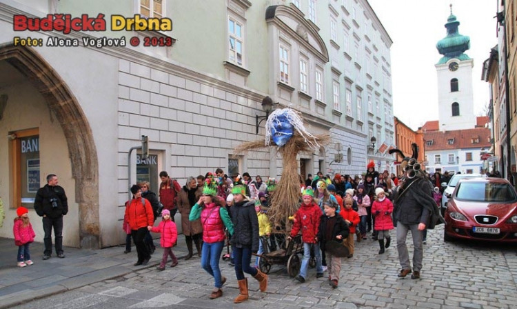Průvod blokoval dopravu v centru
