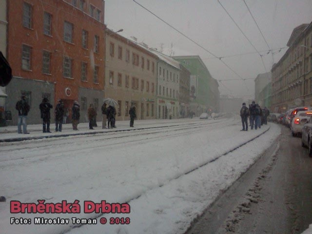 Sníh způsobil kolaps brněnské dopravy