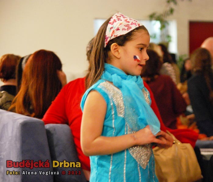 Večera se zúčastnili a malí nadšenci indické kultury