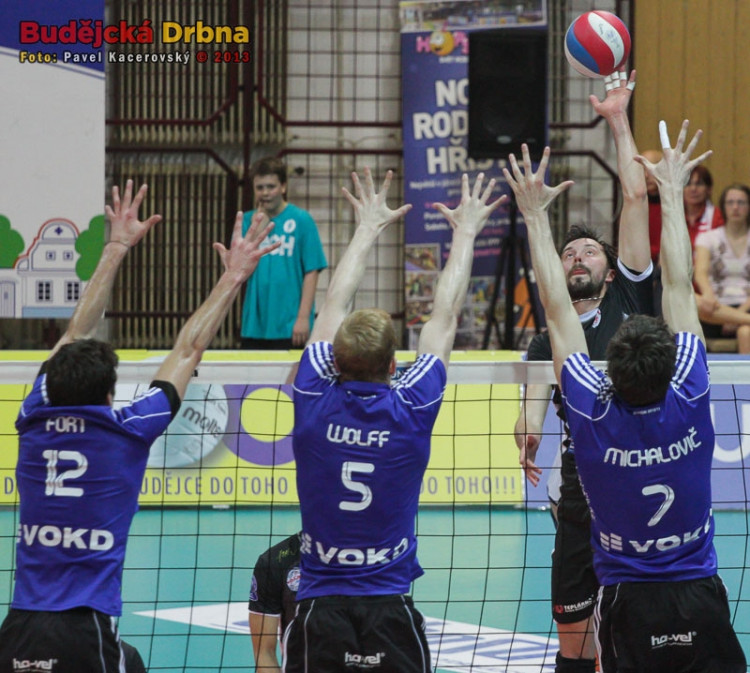 Jakub Novotný proti trojbloku Fořt, Wolff a Michalovič