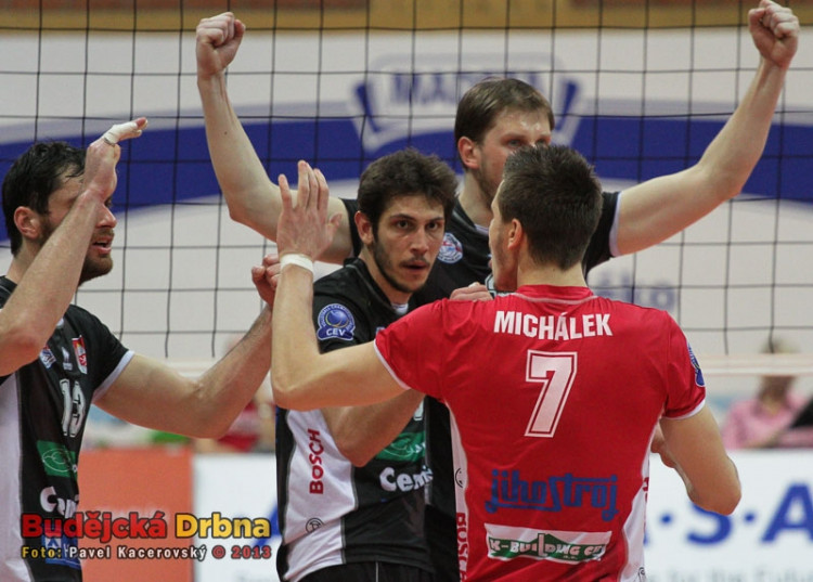 Peter Pláteník emoce najevo příliš nedává, ale hraje skvěle