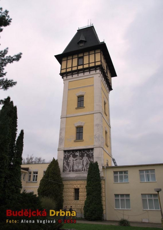 Vodárenská věž s freskou z roku 1882