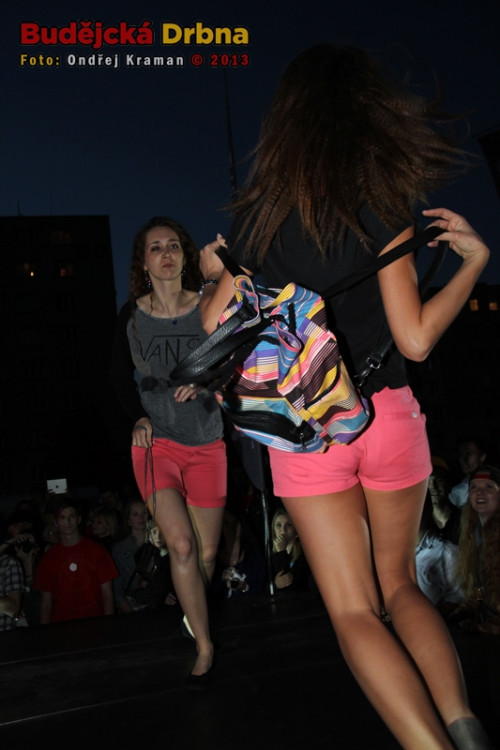 Temple módní přehlídka a koncert Mydy Rabycad