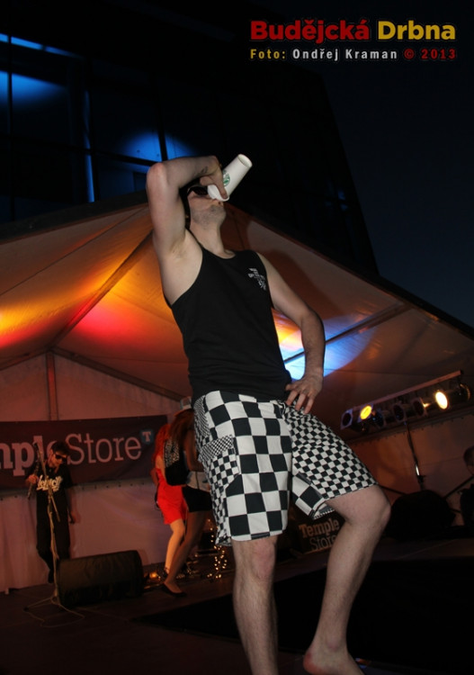 Temple módní přehlídka a koncert Mydy Rabycad