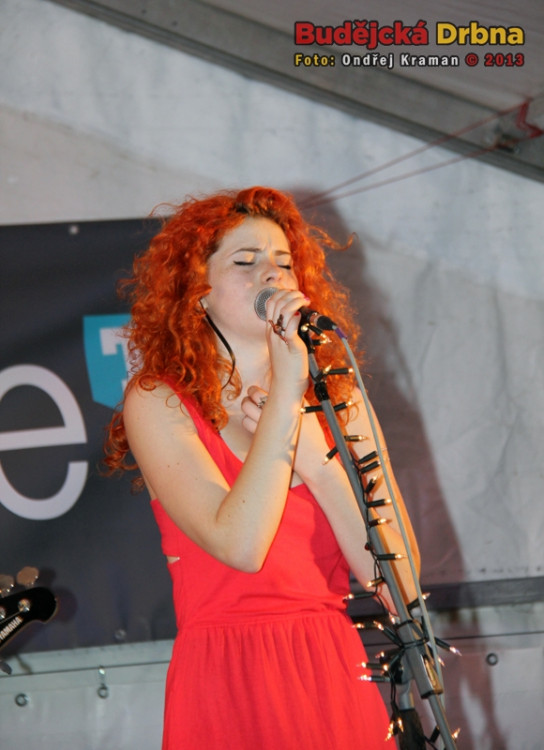 Temple módní přehlídka a koncert Mydy Rabycad