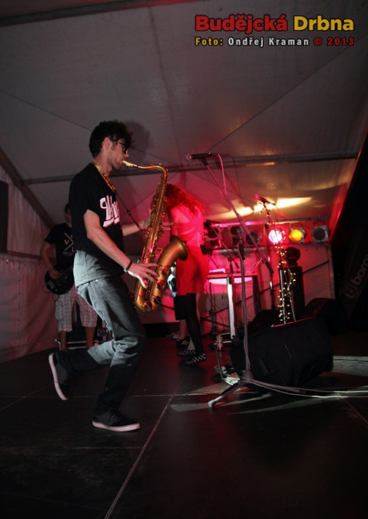 Temple módní přehlídka a koncert Mydy Rabycad