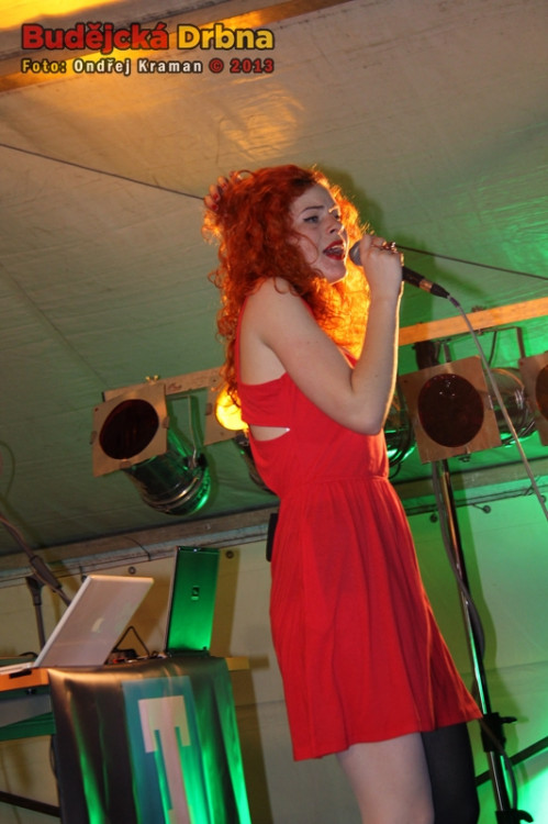 Temple módní přehlídka a koncert Mydy Rabycad