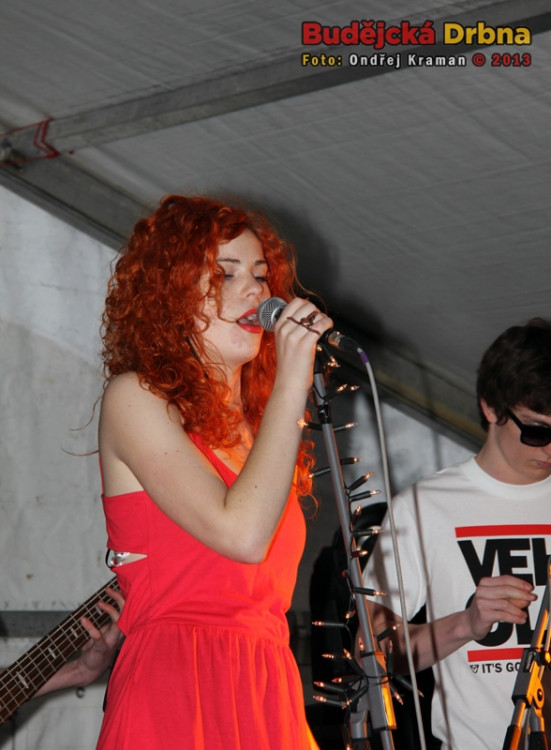 Temple módní přehlídka a koncert Mydy Rabycad