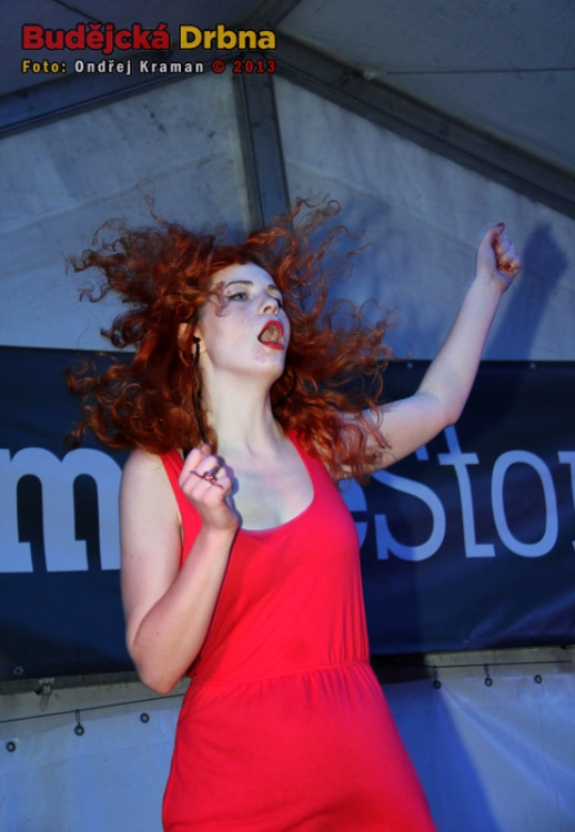 Temple módní přehlídka a koncert Mydy Rabycad