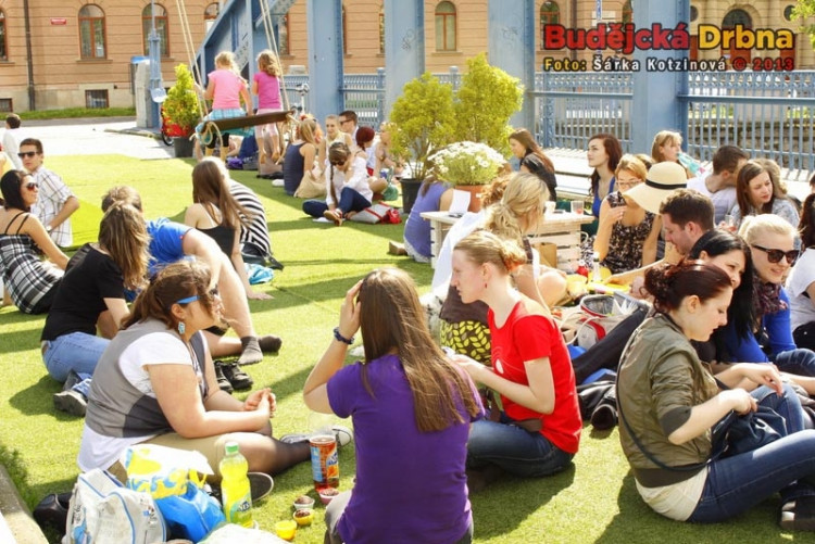 Piknik na Zlatém mostě