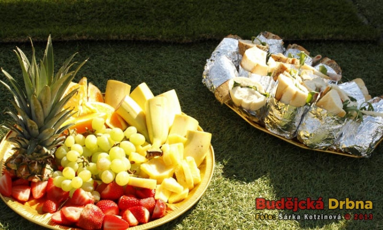 Piknik na Zlatém mostě