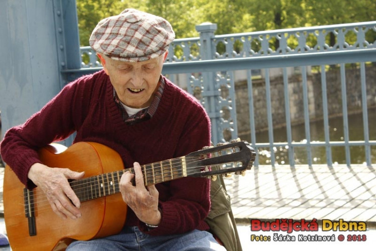 Piknik na Zlatém mostě