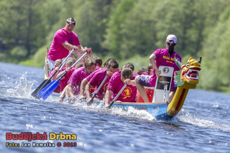 Závody Dračích lodí na Lipně 2013
