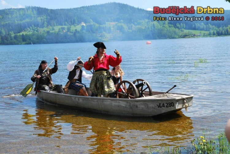 Pirátské představení