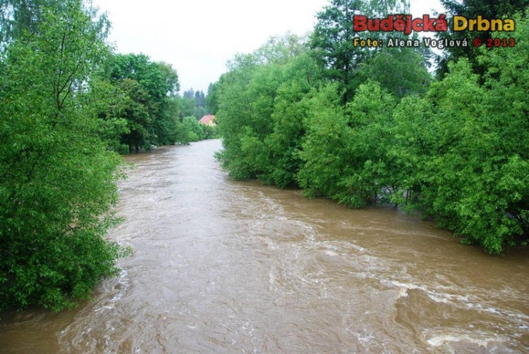 Malše se v Kaplici vylila z břehů