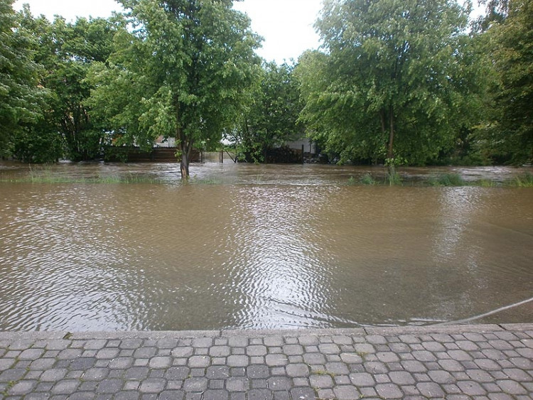 Trhové Sviny, potok u pečovatelky. Foto Lenka Vandělíková
