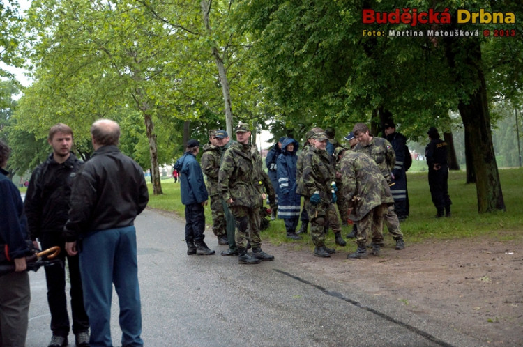 Stavba protipovodňové stěny na Jiráskově nábřeží