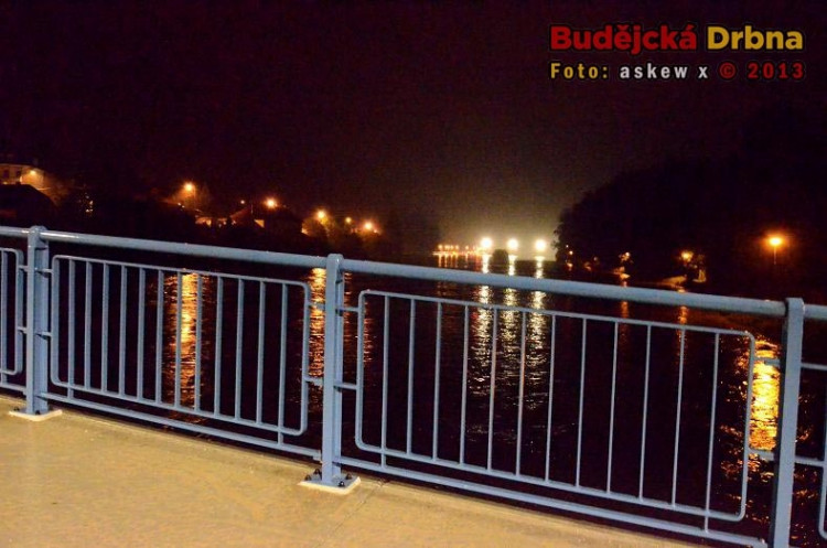 Hluboká nad Vltavou, most do Zámostí